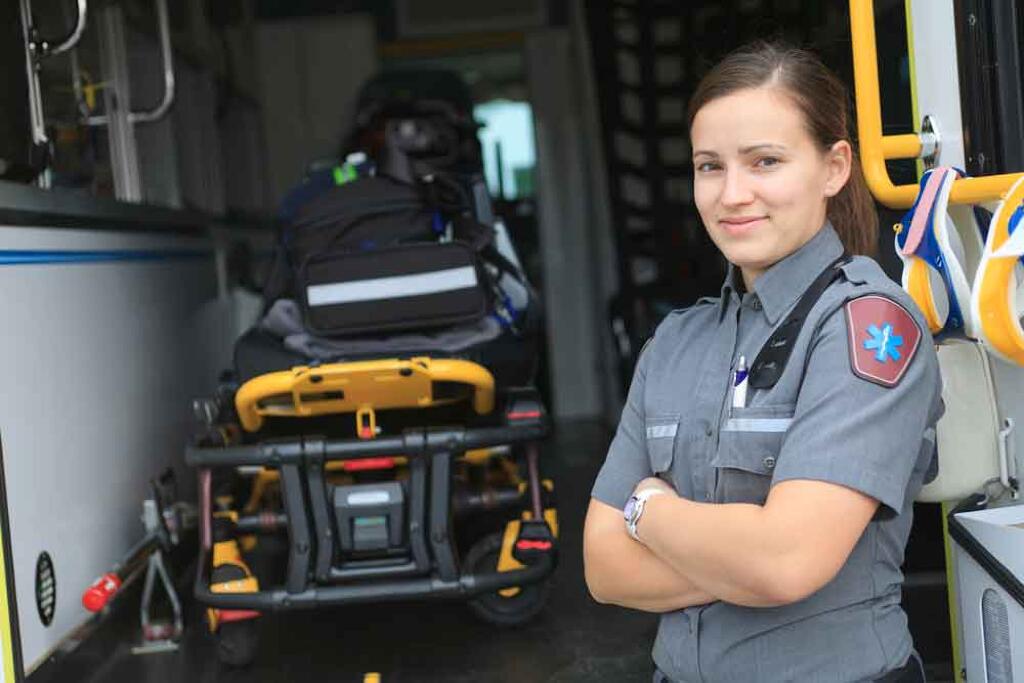 Parmedic, EMT, EMR careers with Go Logic Ambulance Polk County FL